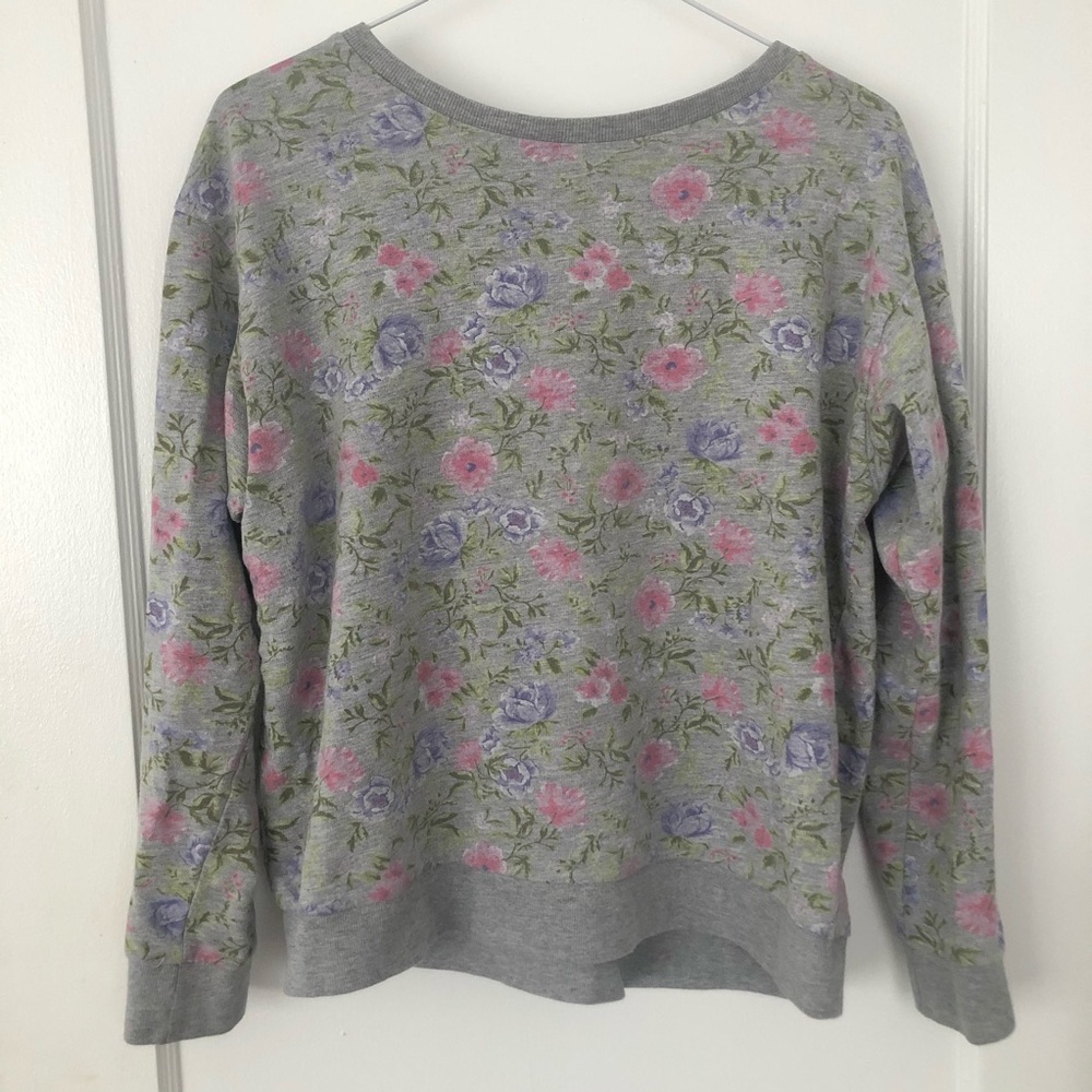 ☀️5/$25☀️ HM Divided sweater